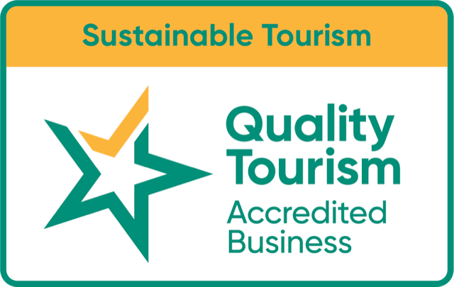 Overland Track Transport - Quality Tourism Accredited Business